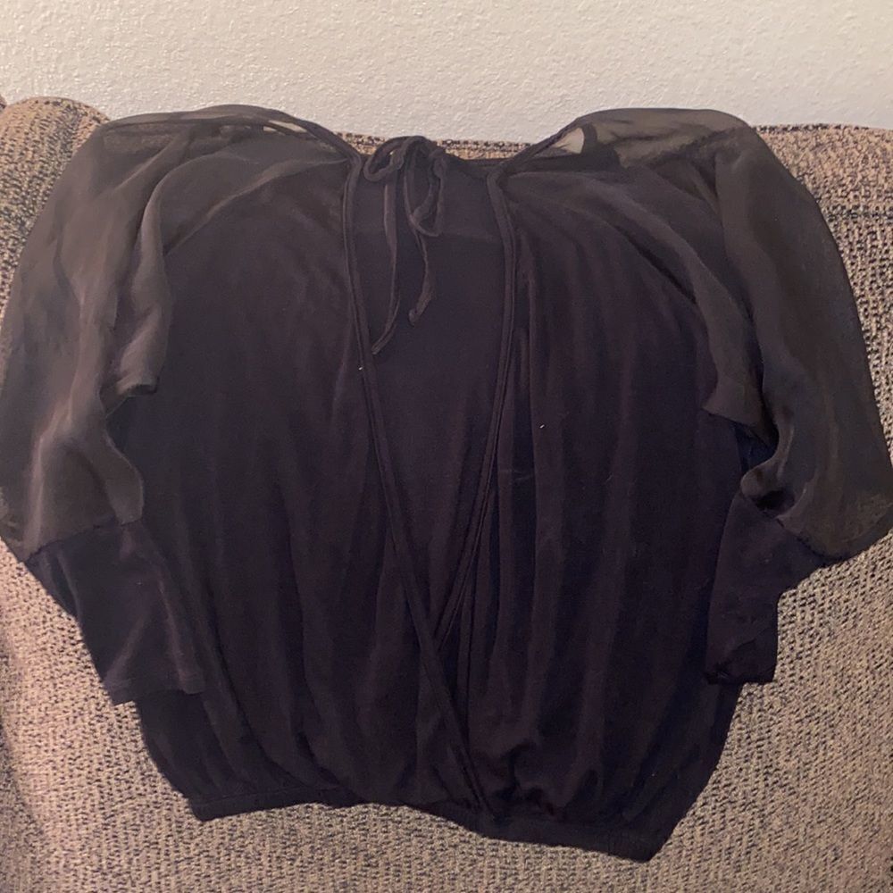 ✨Mesh Sleeves Open Back Blouse✨ - Picture 3 of 6